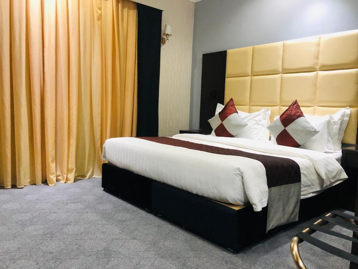 M Platinum Hotel Medina Eksteriør bilde